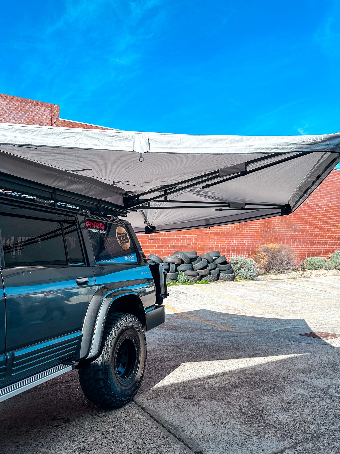 WARRIOR 270 Self Standing Awning