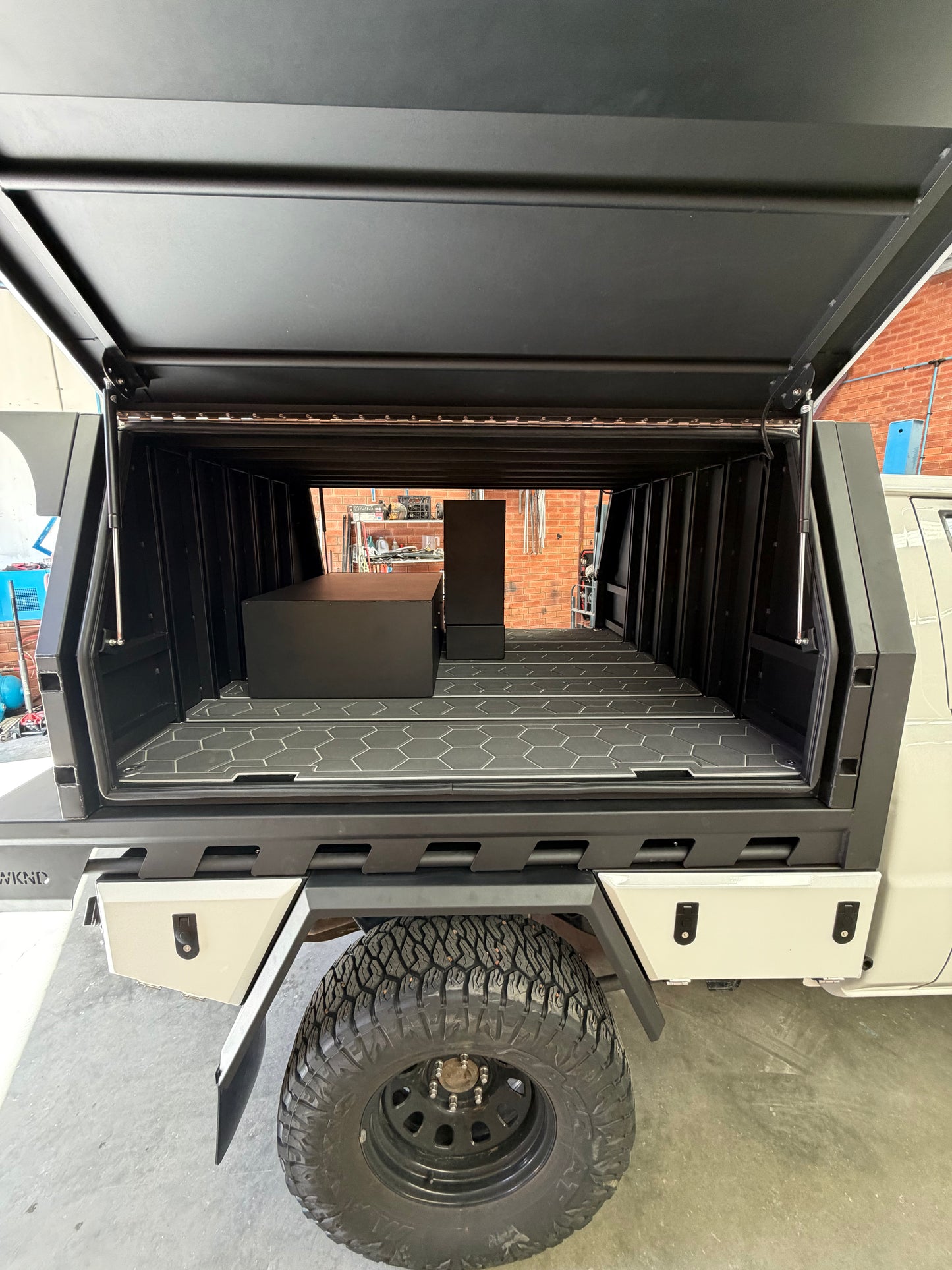 Gu Patrol Single Cab Jack off Canopy